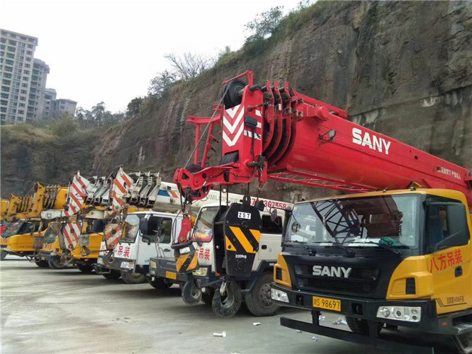 奇台县吊车出租按什么计费？台班费、单次费、里程费怎么算？