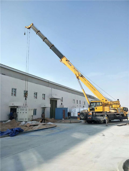 奇台县“超载就喊停”—— 吊车的 “重量保镖” 技术