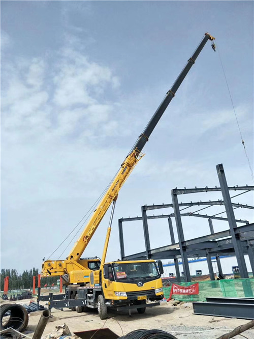 奇台县超高层建筑钢结构吊装案例